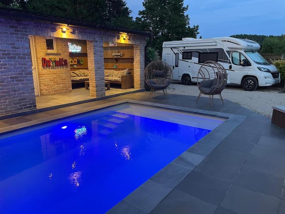 Camper Met Sauna En Zwembad In De Rand Van De Vlaamse Ardennen Hotel Haaltert Buitenkant foto